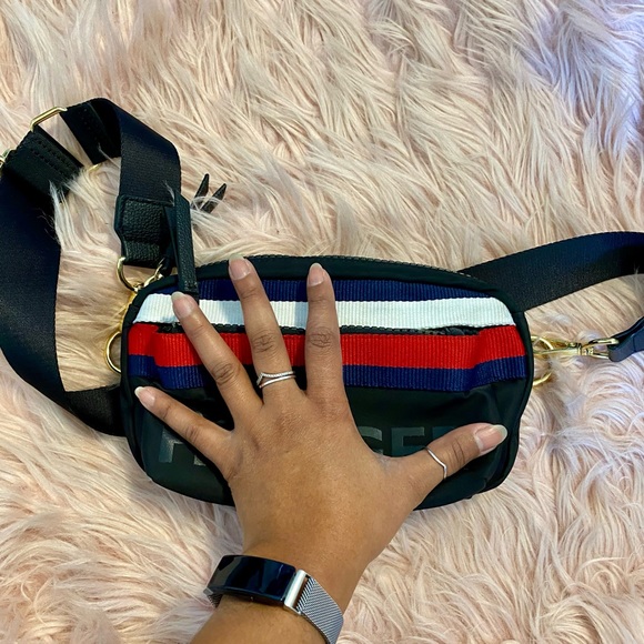 Tommy Hilfiger Crossbody Bag - Picture 8 of 11